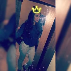 Meet your Posher, Crystal